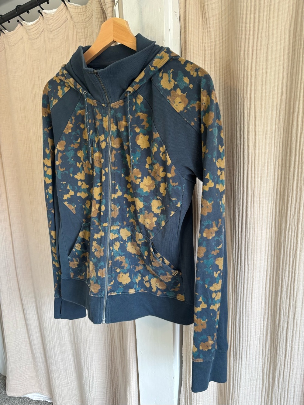 Kuhl 100% Organic Cotton Hoodie- Medium - Picture 2 of 9